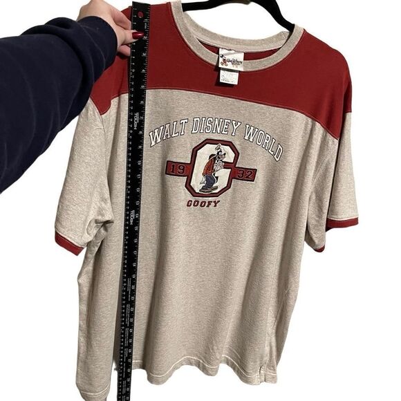 Walt Disney World- Unisex Grey and Dust Red Goofy 1934 Embroidered Graphic, XL - Picture 8 of 9